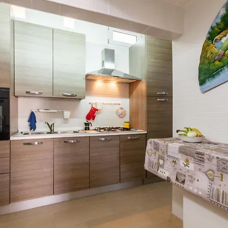 Racar Residence Apt One Step From The Beach