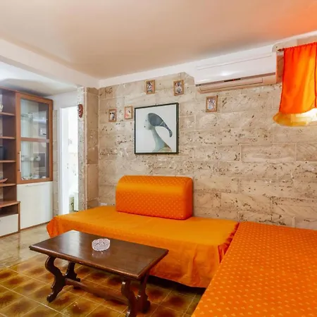 Racar Residence Apt One Step From The Beach * 프리골레