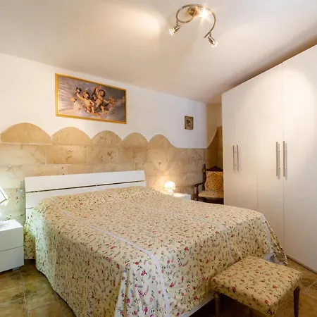 Racar Residence Apt One Step From The Beach 아파트