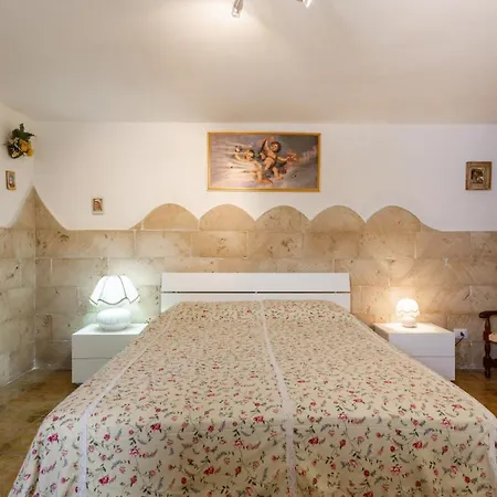 Racar Residence Apt One Step From The Beach