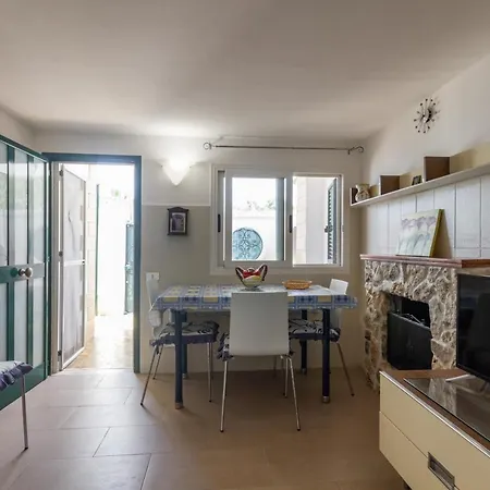 아파트 Racar Residence Apt One Step From The Beach