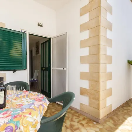 Racar Residence Apt One Step From The Beach *
