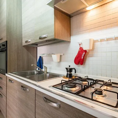Racar Residence Apt One Step From The Beach